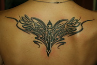 татуировка черно-белая, татуировка орнамент, татуировка женская на спине